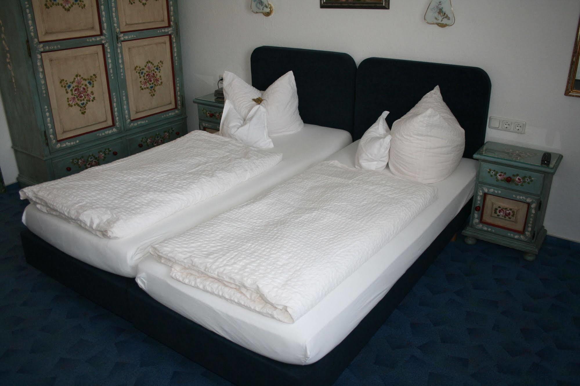 Hotel Garni Almenrausch Und Edelweiss Garmisch-Partenkirchen járás Kültér fotó